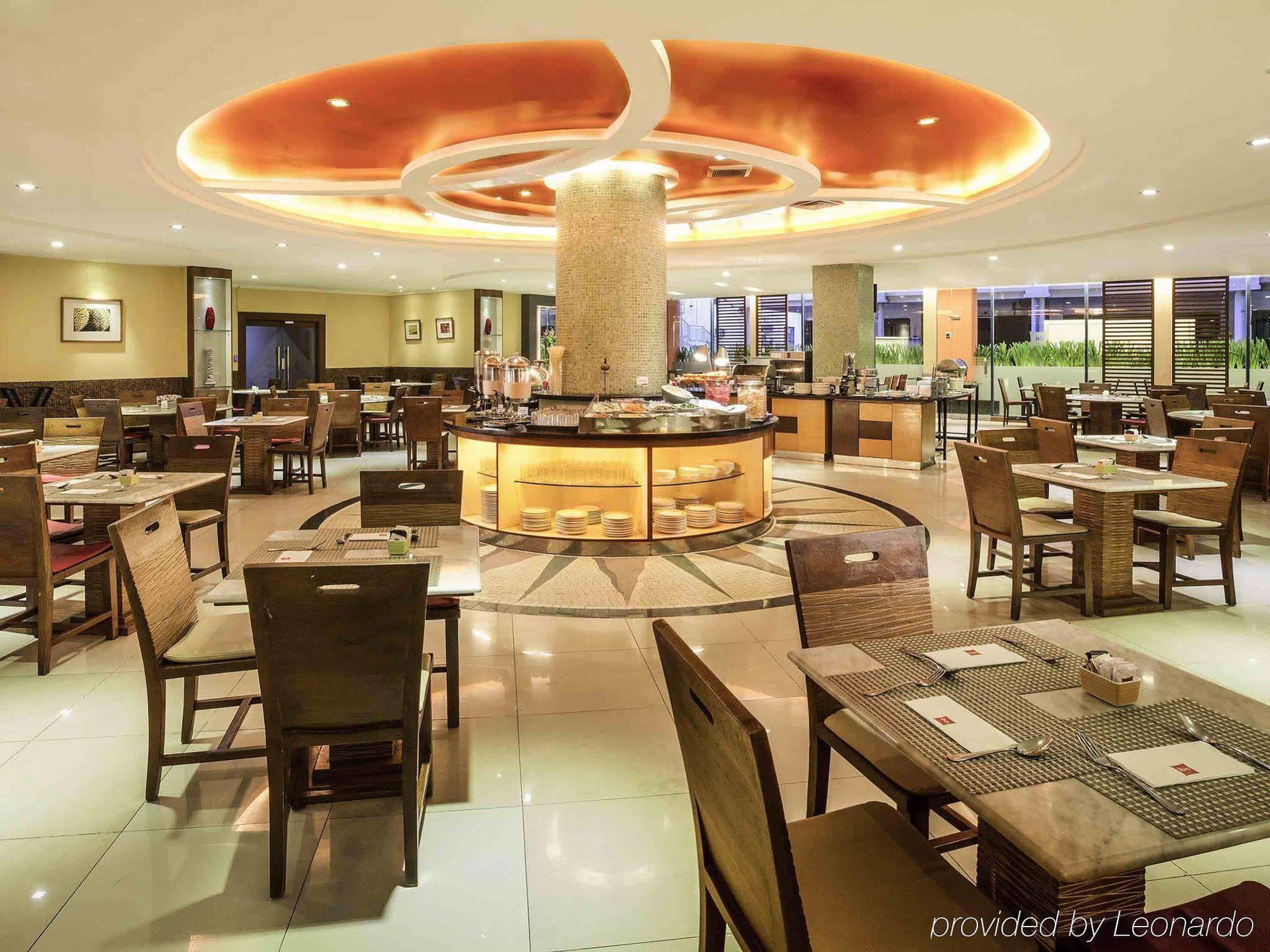 Hotel Ibis Mangga Dua Yakarta Exterior foto