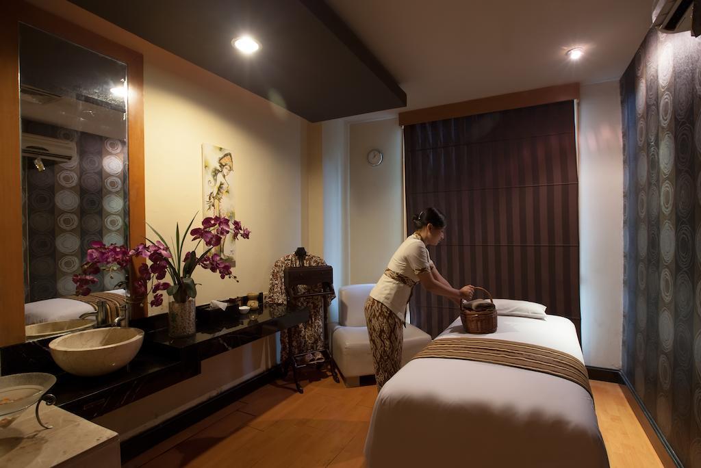 Hotel Ibis Mangga Dua Yakarta Exterior foto