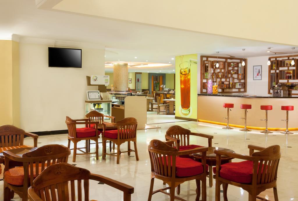 Hotel Ibis Mangga Dua Yakarta Exterior foto